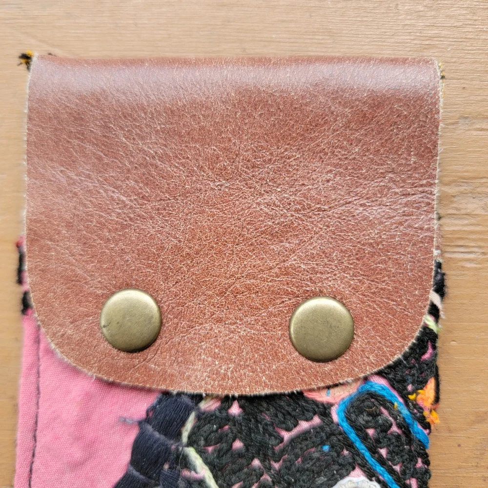 🪬🍄 Free People Boho Embroidered Repurposed vtg banjara hippie Wallet card case